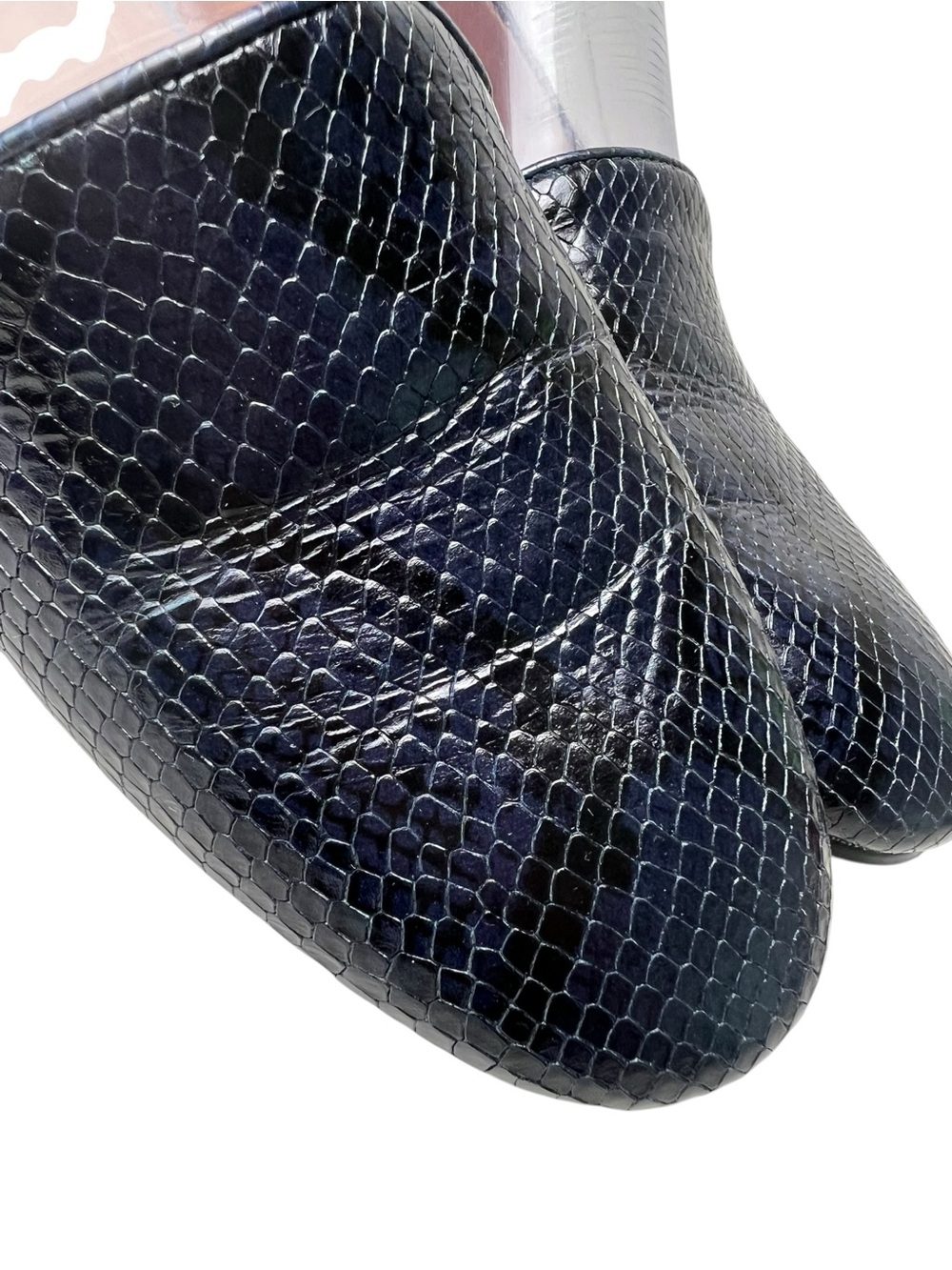 Vionic Willa Boa Snake Skin Embossed Size 7 Blue/Black Womens Slip On Loafers - Picture 4 of 13